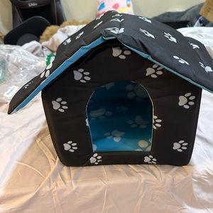 NEW Dog or Cat house / dog house